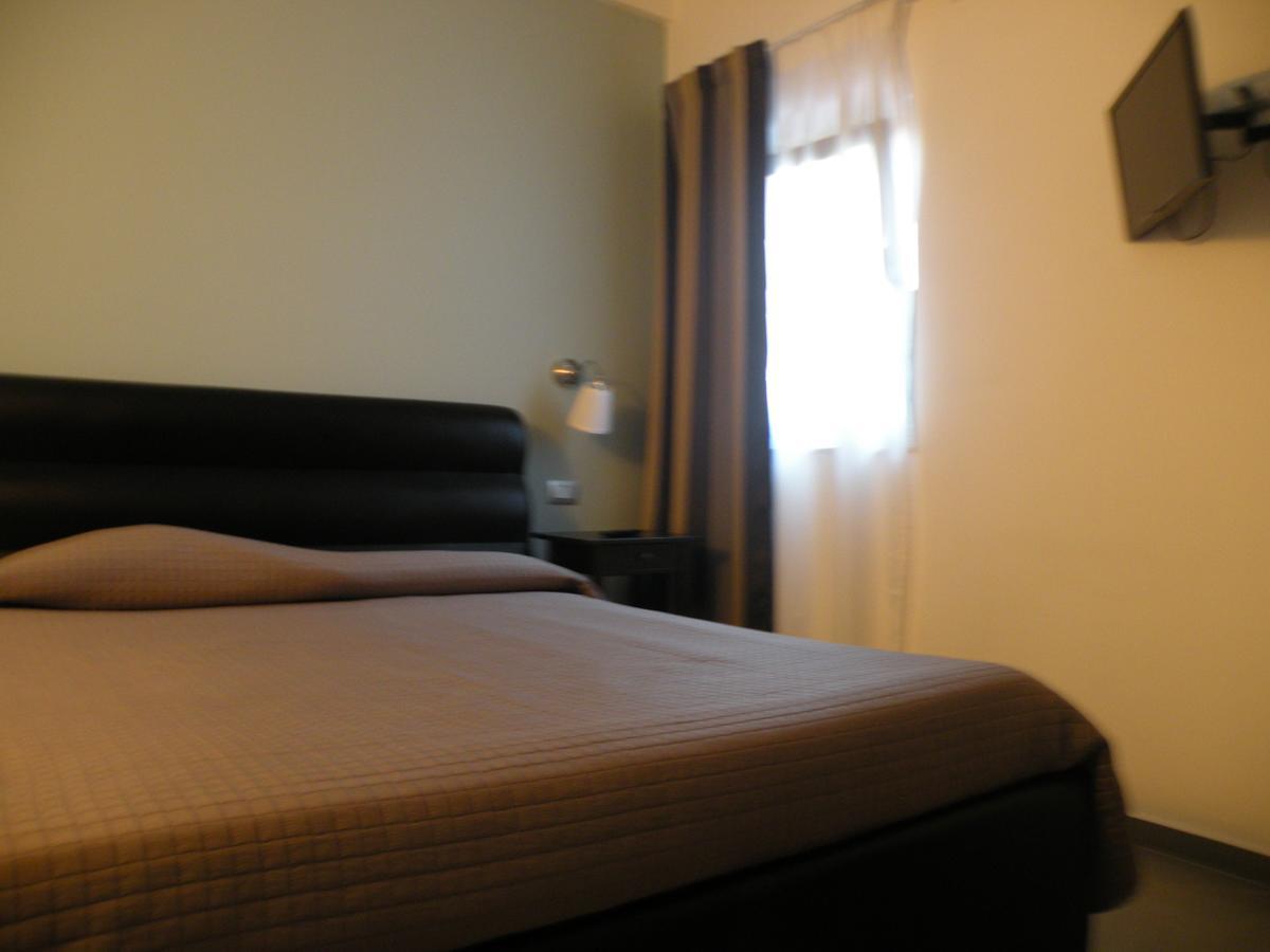 Hotel La Cavalera Аугуста Екстер'єр фото